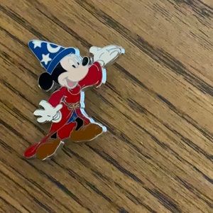 Disney mickey pin